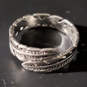 Sterling silver feather ring